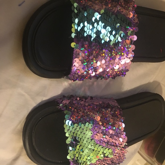 Reversible Sequin Slides - Picture 2 of 8